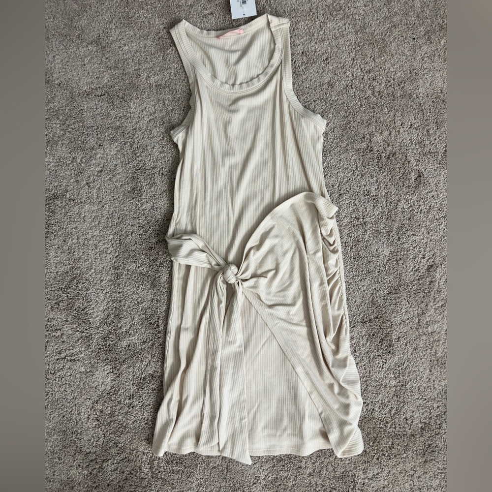 Nude sleeveless casual dress